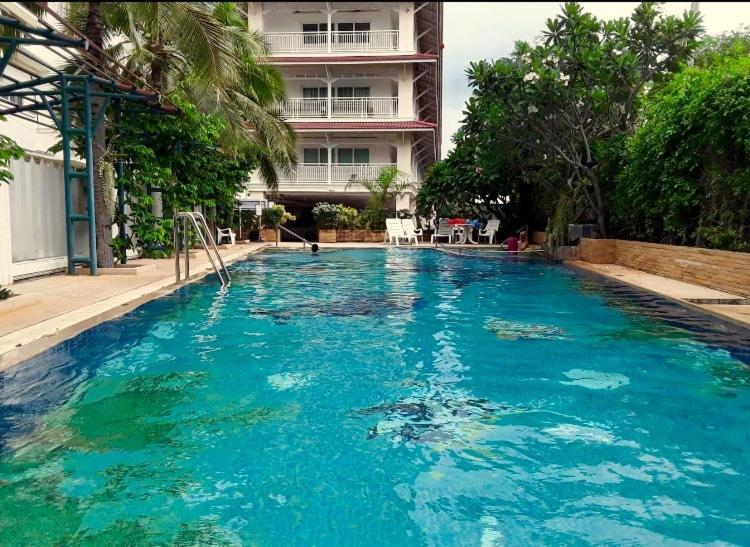 Baan Klang Condo Hotel Hua Hin Exterior photo